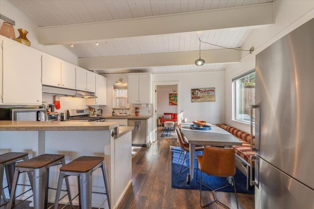 Hébergement de vacances Views, Pet-friendly With Hot-tub In King's *